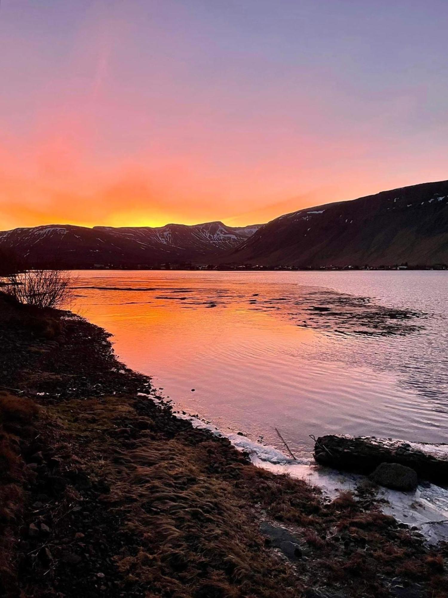 Cosy Lakeview Cabin 45 Minutes From Reykjavik Мосфелсбайр Екстериор снимка