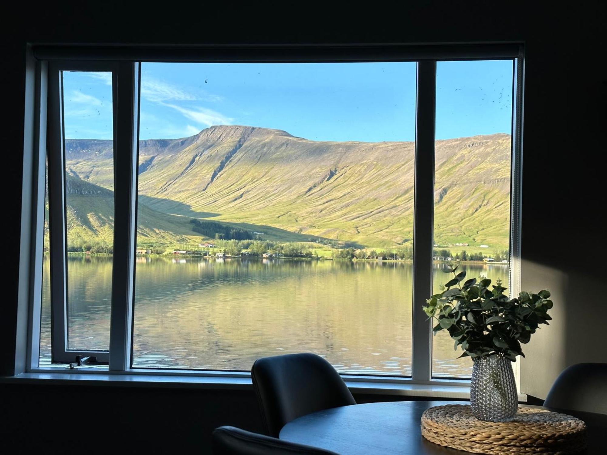 Cosy Lakeview Cabin 45 Minutes From Reykjavik Мосфелсбайр Екстериор снимка